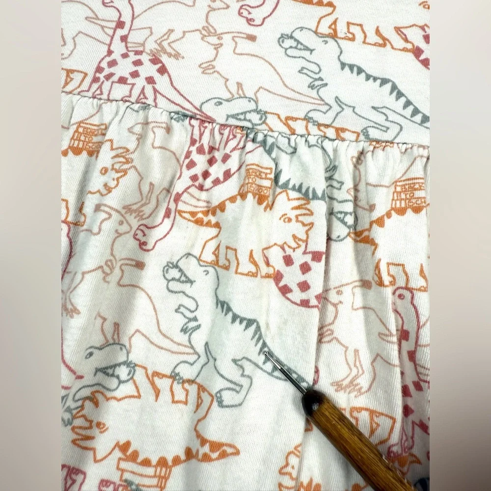 OLD NAVY Girls Long Sleeve Dino Print Dress 5T Playful Twirl‎ Knit Cute Everyday